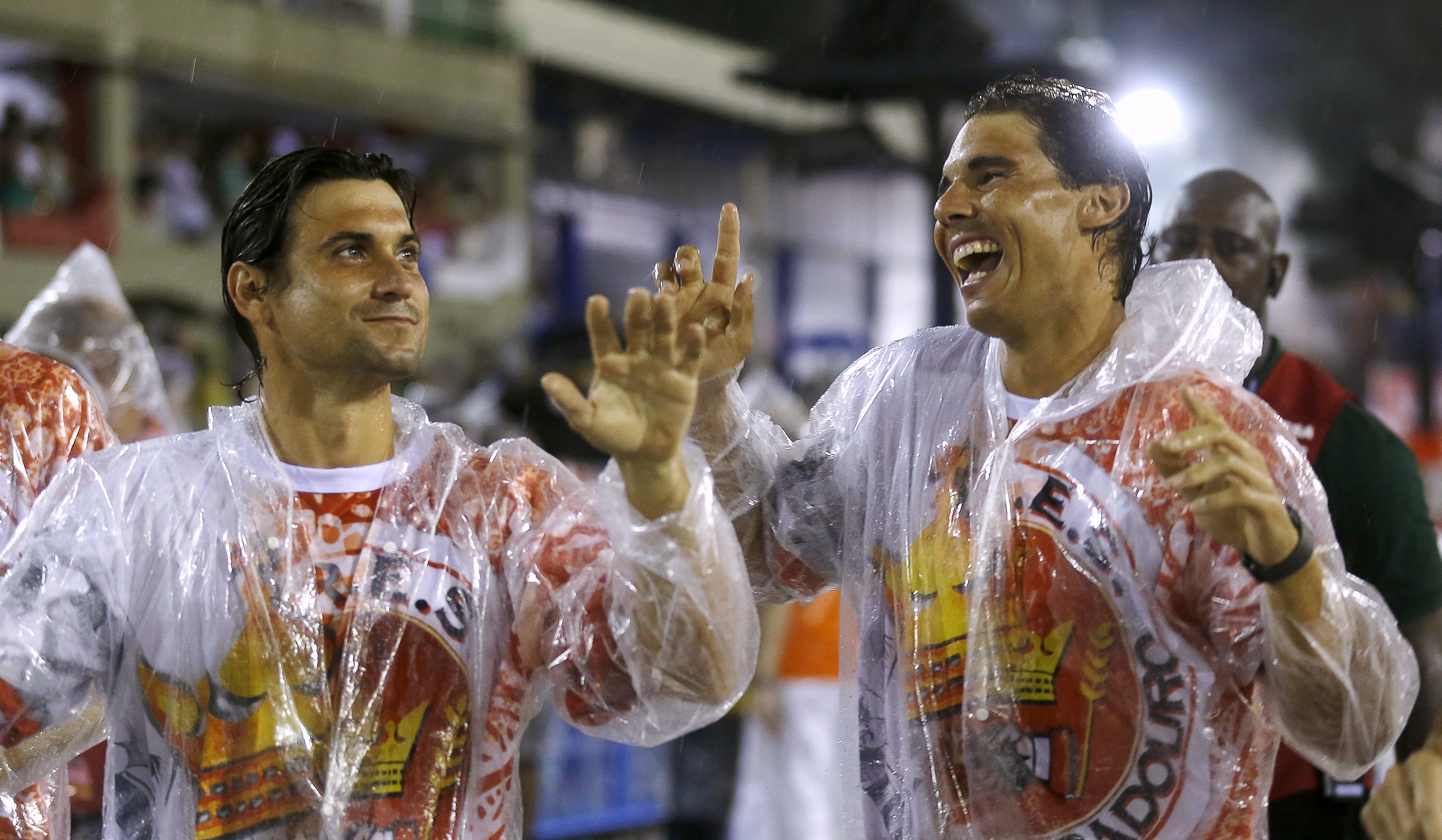 Rafa Nadal desfilando en el Carnaval de Ro junto a Ferrer y Guga Pict. 17