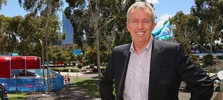 La velocidad de las pistas del Abierto de Australia no han cambiado, dijo el director Craig Tiley