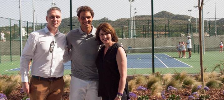 Rafa Nadal junto a los Directores de la Federacin Australiana de Tenis, quienes visitaron la Academia del mallorqun (C) Rafa Nadal Academy via Twitter