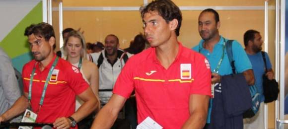 Nadal y Ferrer llegando al aeropuerto de Ro para los Juegos Olmpicos 2016