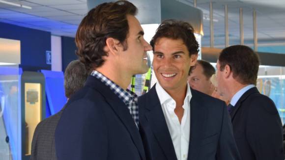 Nadal y Federer recorriendo las instalaciones de la Academia Rafa Nadal