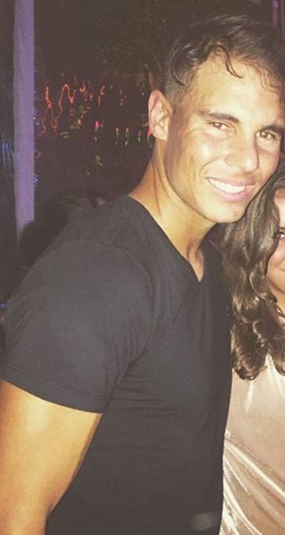 Rafa Nadal se corta el pelo - Nov. 2016