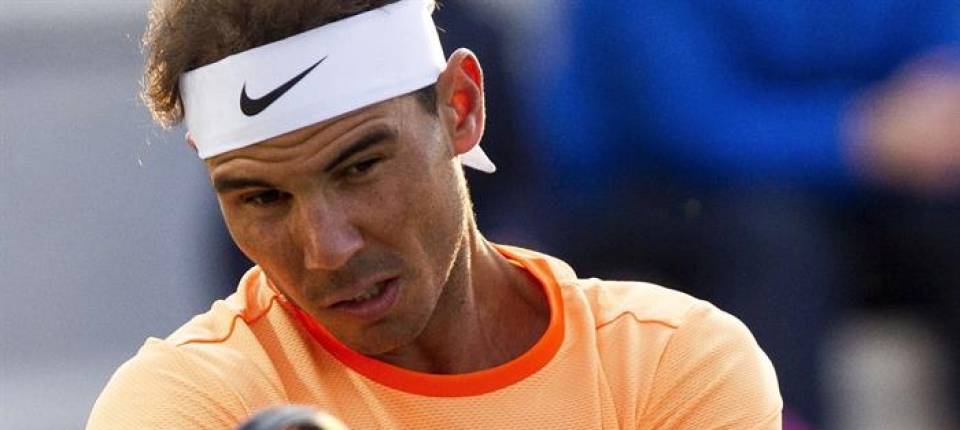 Nadal devuelve una pelota en los cuartos de final del Campeonato Nacional