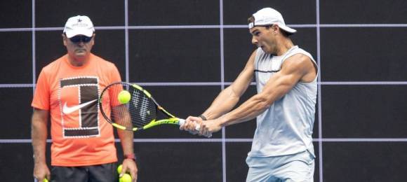 Rafa Nadal y Toni Nadal entrenando en Melbourne 11 enero 2017