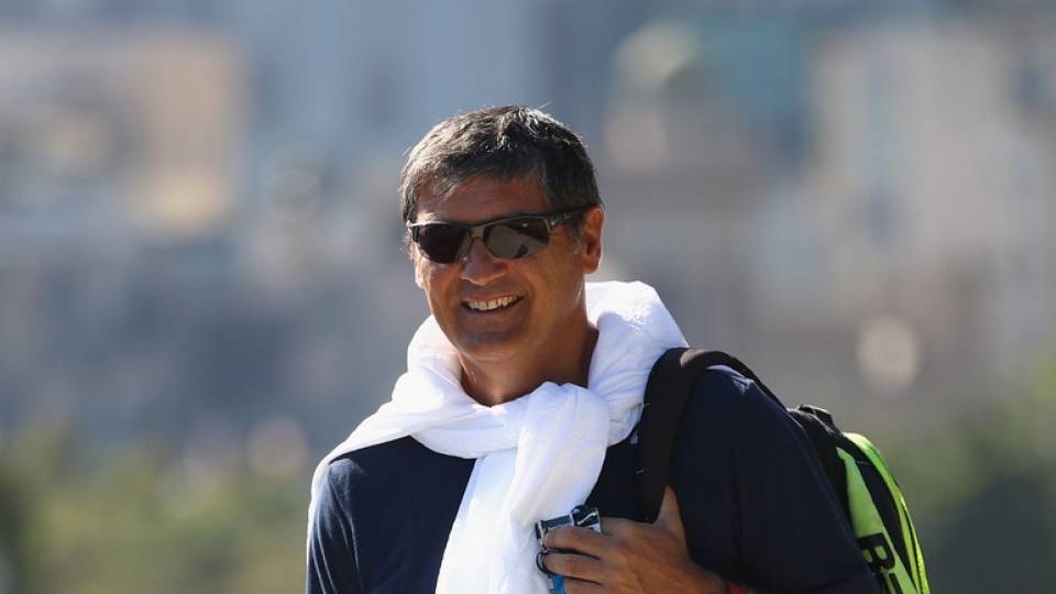 Toni Nadal camina junto al ro Yarra en el pasado Abierto de Australis 2017