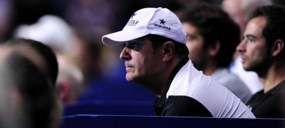 Toni Nadal durante el torneo ATP de Basilea 2015