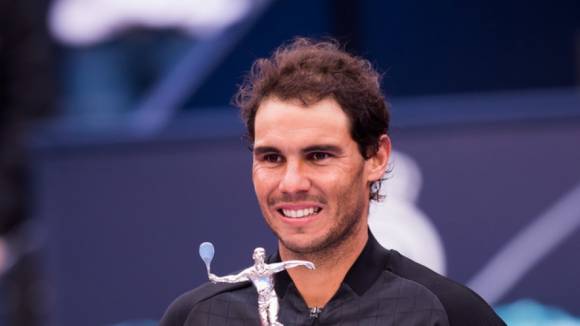 Nadal con su trofeo de campen del God 2017