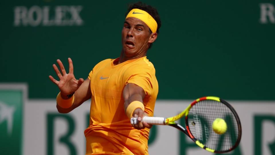 Nadal golpea fuerte la bola frente a Bedene - R2 Masters 1000 Montecarlo 2018