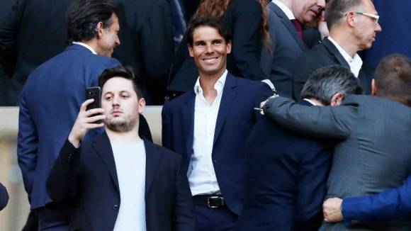 Nadal disfrutando del partido de ayer del Atltico en el Wanda Metropolitano - 4 mayo 2018