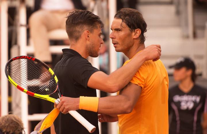 Nadal y Thiem dndose la mano al final del partido de cuartos en el Mutua Madrid Open 2018 (C) Denis Doyle/Getty Images