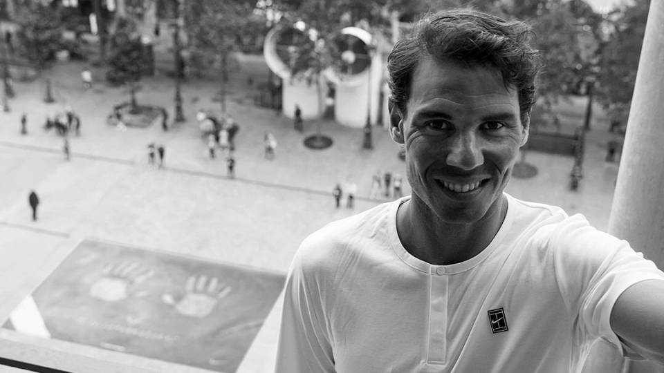 Las manos de Rafa Nadal ya están en París para siempre después de ganar la undécima en Roland Garros