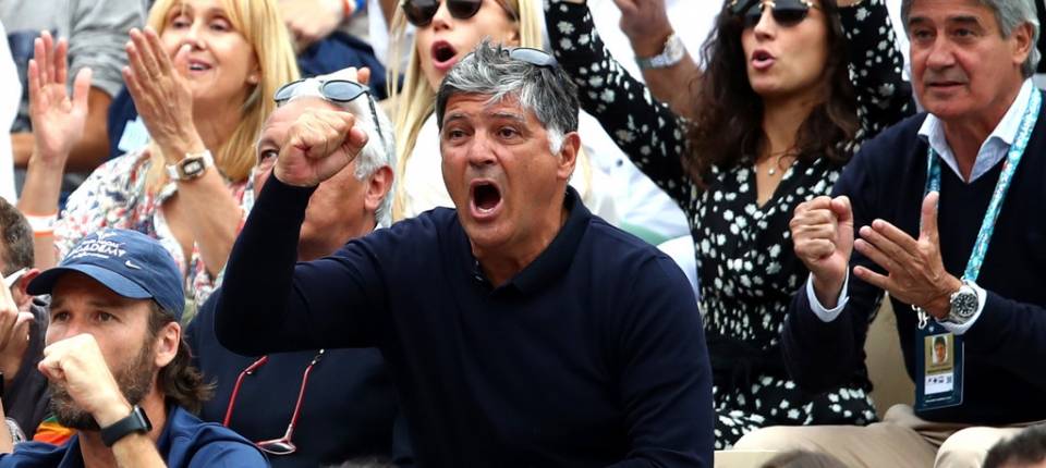 Toni Nadal animando a Rafael Nadal durante la final de Roland Garros 2019