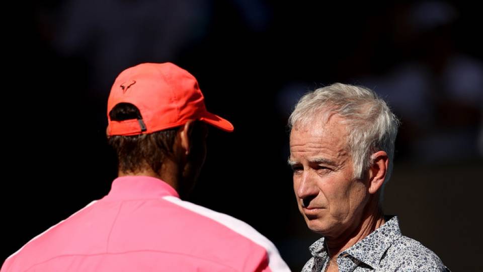 John McEnroe entrevistando a Rafa Nadal durante el Open de Australia 2020