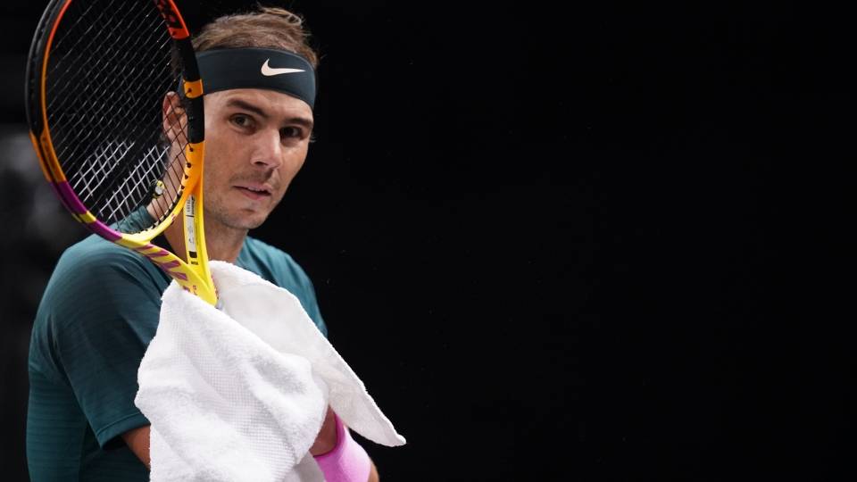 Rafa Nadal reflexiona tras un punto perdido contra Zverev, semifinales del Masters de Pars